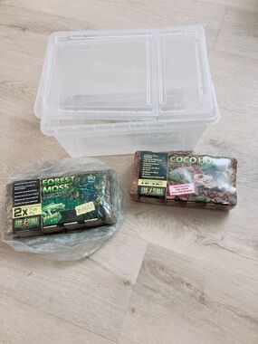 Retile/Exotic Starter Kit: Reptile Feeding Box, Coco Husk, Forrest Moss